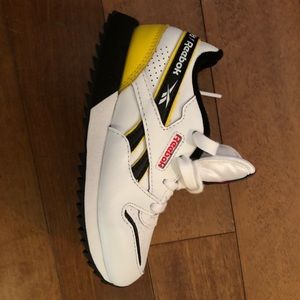 Toddler boy shoes size 10